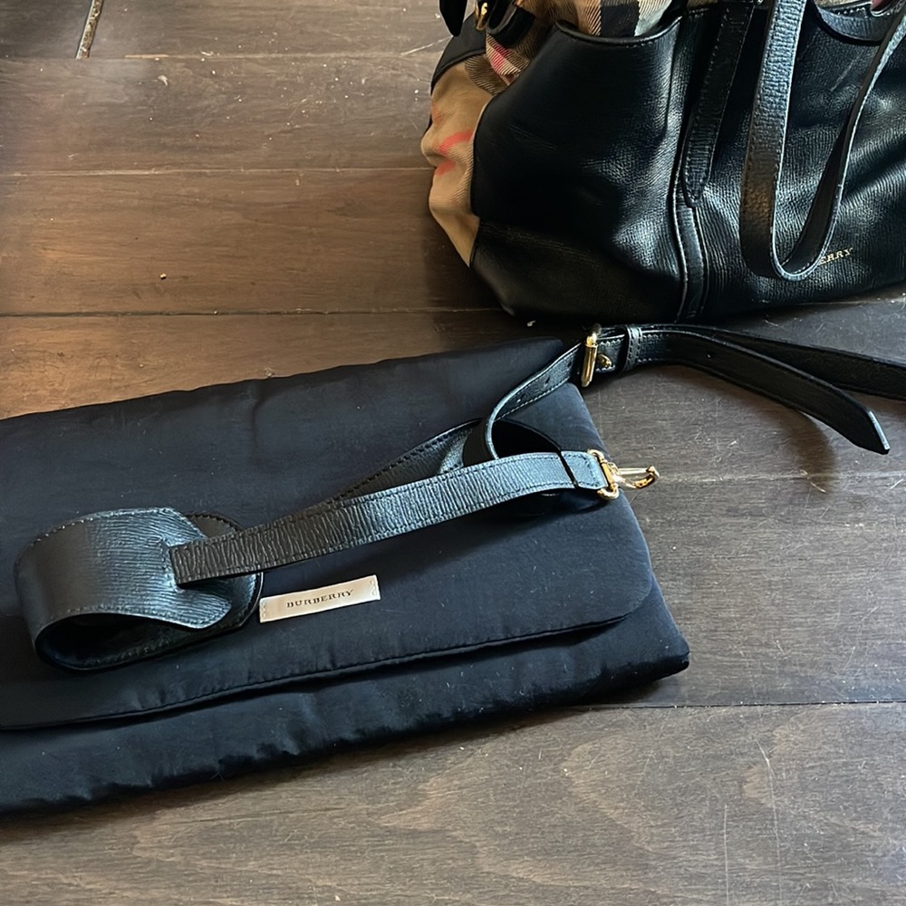 Burberry diaper bag - Picture 3 of 7